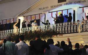 Populares saúdam a governadora