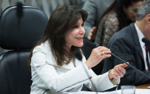 Aprovado parecer  à Medida Provisória  que traz benefícios a servidores