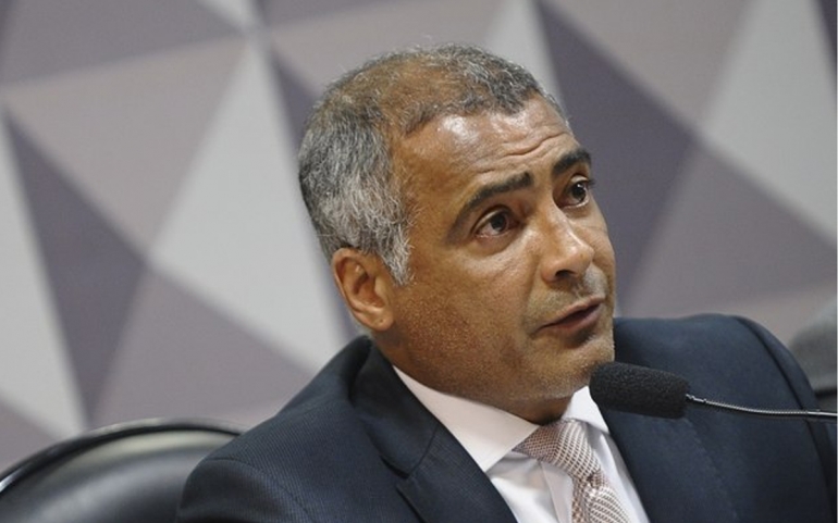 Romário a favor do impeachment