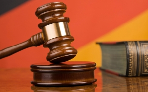 Juiz é condenado por corrupção e perde cargo público