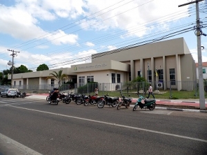 Só cinco vereadores voltam para a Câmara