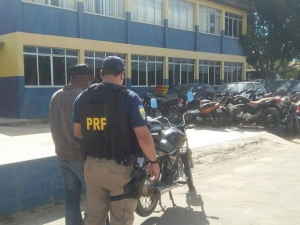 Deficiente visual é preso ao dirigir embriagado e sem habilitação