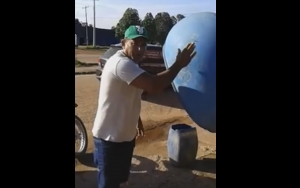 Vídeo reclamando de prefeito faz sucesso no Facebook