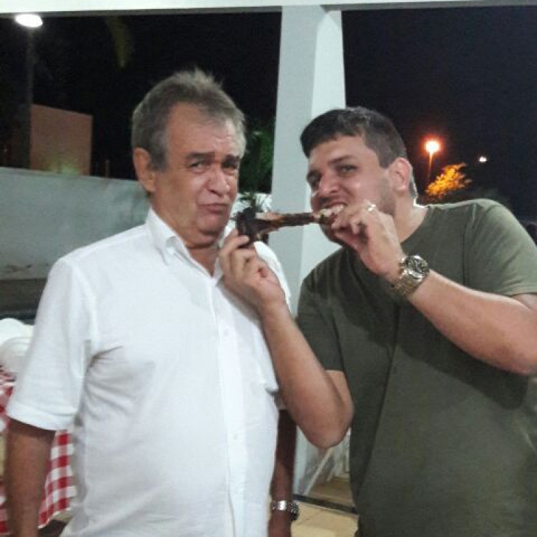 Caras &amp; Bocas