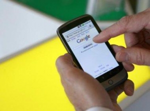 Internet é mais acessada pelo celular em lares brasileiros