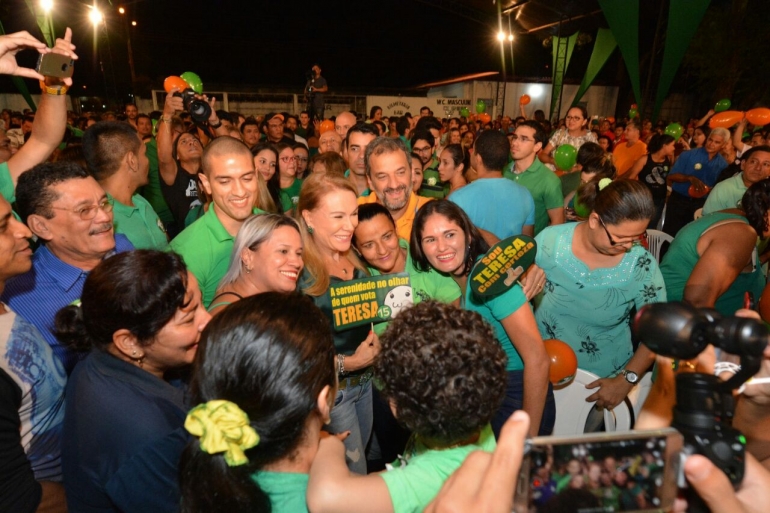 Teresa estraçalha com quase 80% no primeiro turno