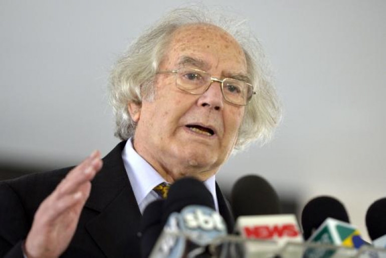 Antes de cometer gafe no Senado, Nobel da Paz concedeu entrevista no Palácio do Planalto