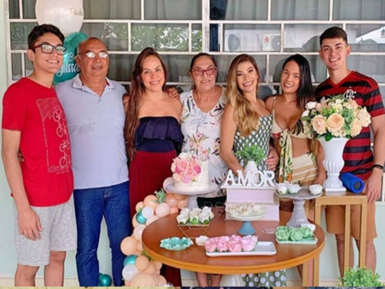 Jussara Azevedo em alto estilo