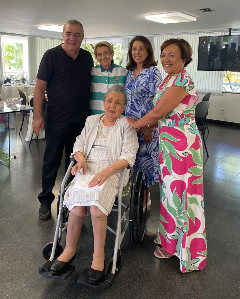 Dona Neuza comemora 100 anos de vida