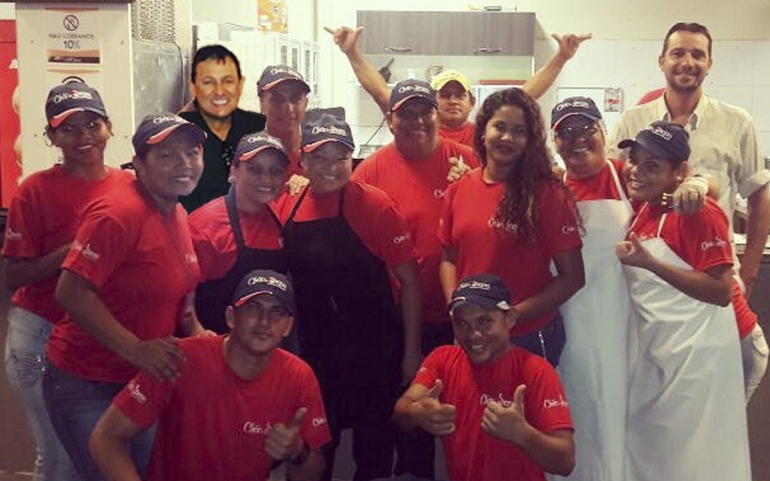 Alex Tunu com equipe do Chão de Brasa