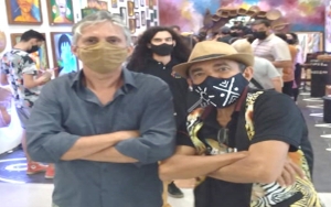 Artistas plásticos se encontram em livreto
