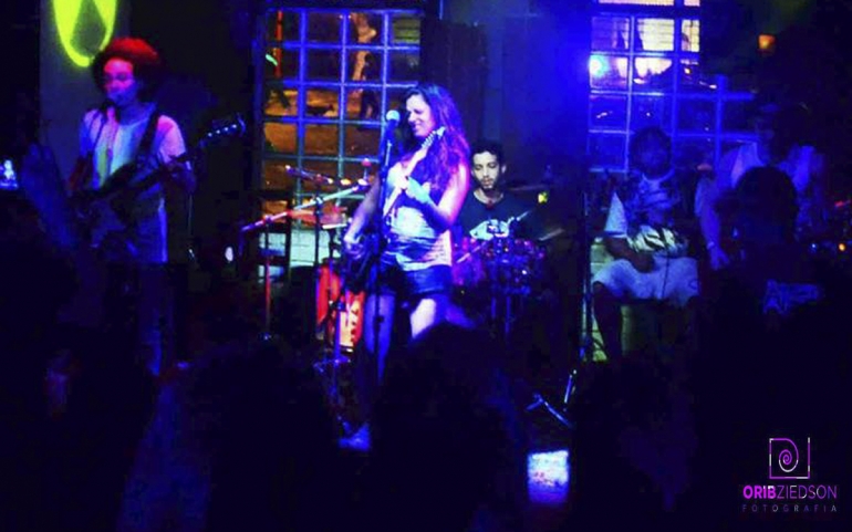 Hoje tem rock na máquina do tempo
