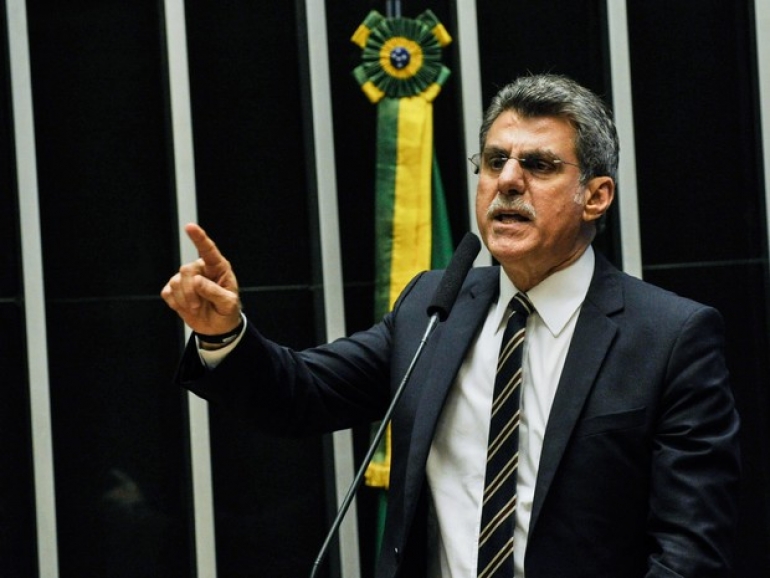 Romero Jucá diz-se indignado com pedido de prisão
