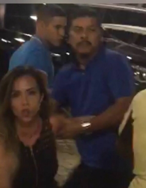 lnauguração de restaurante e ninguém Riu