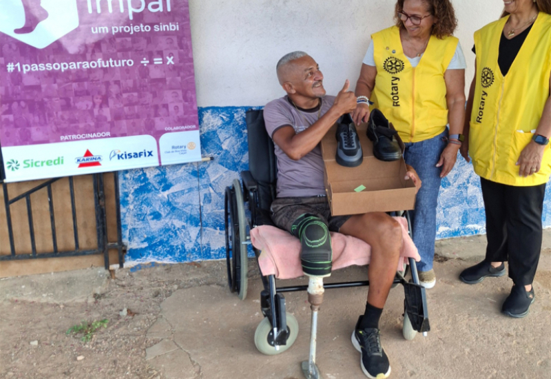 Rotary faz parceria com o Projeto Ímpar: pé de sapato para quem precisa